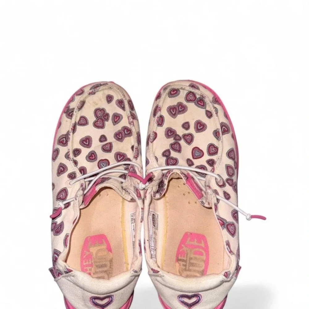 Hey Dudes Hearts Valentines‎ White/Pink Slip on Shoes Youth 3/Ladies 4